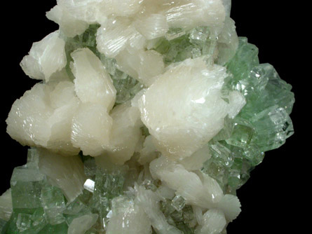 Stilbite, Apophyllite, Powellite from Jalgaon, Maharashtra, India