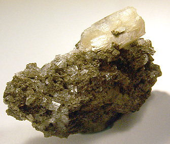 Stilbite, Apophyllite, Chabazite, Nontronite from Lambert Quarry, Kings Valley, Oregon