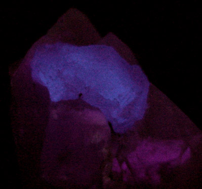 Fluorite on Quartz from Pasto Bueno District, Pallasca Province, Ancash Department, Peru