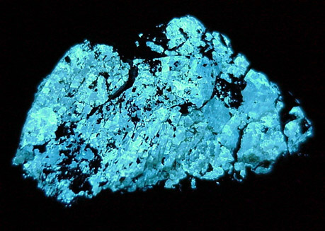 Scheelite from Worth Quarry, Hog Hill, East Hampton, Middlesex County, Connecticut