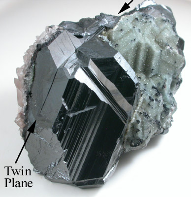 Sphalerite (Spinel-law Twin) from San Antonio el Grande Mine, Santa Eulalia District, Santa Eulalia, Chihuahua, Mexico