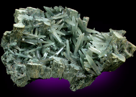 Quartz with Hedenbergite-Actinolite-Crossite inclusions from Serifos Island, Greece