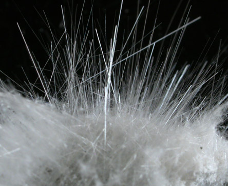 Mesolite on Thomsonite from Bear Creek Quarry, Douglas County, Oregon