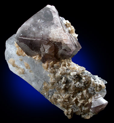 Scheelite on Quartz from Tae Wha Mine, Chungju, Chungchongpukdo, South Korea