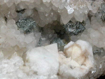 Babingtonite with Calcite and Apophyllite from Prospect Park Quarry, Prospect Park, Passaic County, New Jersey