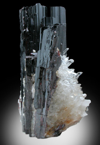 Hbnerite and Quartz from Huallapon Mine, Pasto Bueno District, Ancash Province, Peru