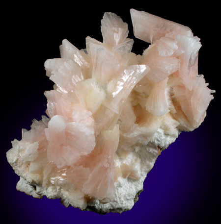 Heulandite-Ca on Mordenite from Rat's Nest Claim, near Challis, Custer County, Idaho