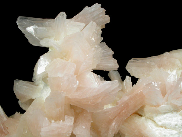 Heulandite-Ca on Mordenite from Rat's Nest Claim, near Challis, Custer County, Idaho