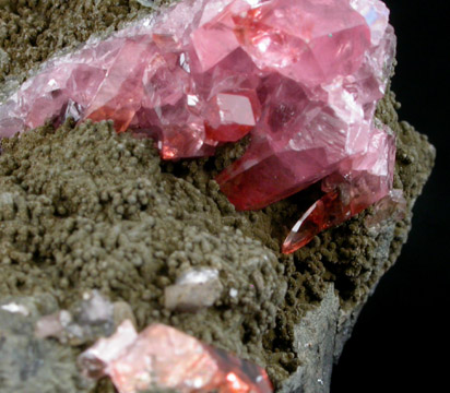 Rhodochrosite on Johannsenite from Uchucchaqua Mine, Oyon Province, Lima Department, Peru