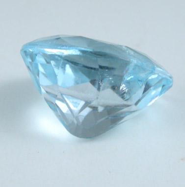 Beryl var. Aquamarine (3.43 carat oval gemstone) from Pakistan