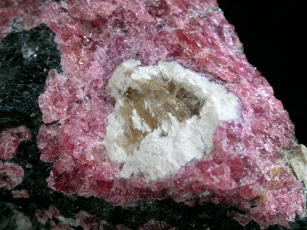 Gittinsite with Vlasovite from Kipawa Complex, Villedieu Township, Québec, Canada (Type Locality for Gittinsite)