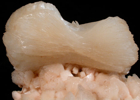 Stilbite-Ca on Heulandite from Aurangabad, Maharashtra, India