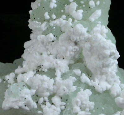 Prehnite, Quartz Chamosite from O and G Industries Southbury Quarry, Southbury, New Haven County, Connecticut