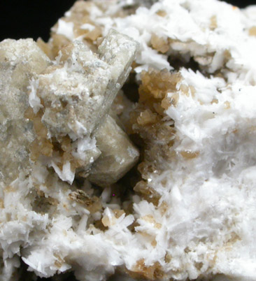 Horvathite-(Y) and Sabinaite from Mont Saint-Hilaire, Qubec, Canada (Type Locality for Horvathite-(Y))