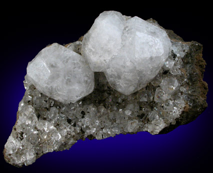 Analcime, Calcite, Chamosite from Millington Quarry, Bernards Township, Somerset County, New Jersey