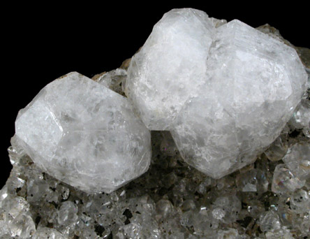 Analcime, Calcite, Chamosite from Millington Quarry, Bernards Township, Somerset County, New Jersey