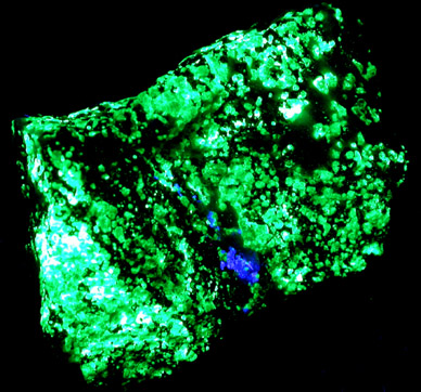 Friedelite on Franklinite and Willemite from Sterling Mine, Ogdensburg, Sterling Hill, Sussex County, New Jersey (Type Locality for Franklinite)