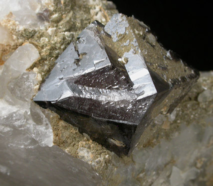 Scheelite on Quartz from Tae Wha Mine, Chungju, Chungchongpukdo, South Korea