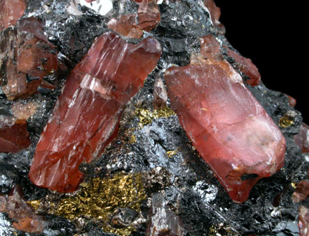 Bustamite in Galena, Sphalerite and Chalcopyrite from Broken Hill, New South Wales, Australia