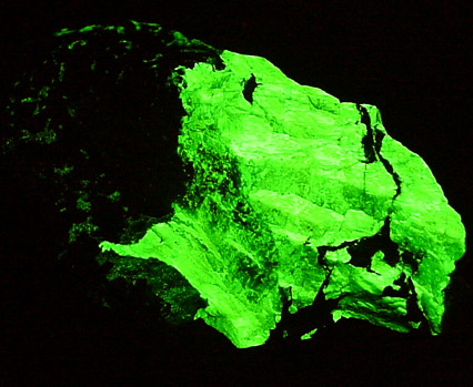 Willemite, Glaucochroite, Alleghanyite, Zincite, Franklinite from Franklin Mining District, Sussex County, New Jersey (Type Locality for Glaucochroite, Zincite and Franklinite)