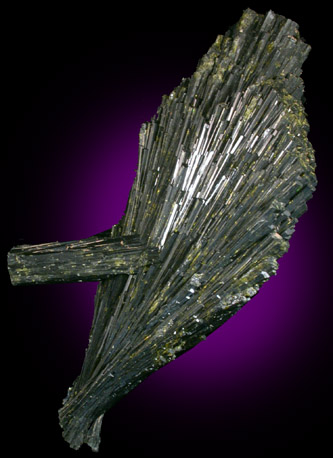 Epidote from Rosario Mabel Claim, Pampa Blanca, Huancavelica Department, Peru