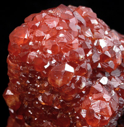 Spessartine Garnet over Microcline and Quartz from Tongbei-Yunling District, Fujian Province, China
