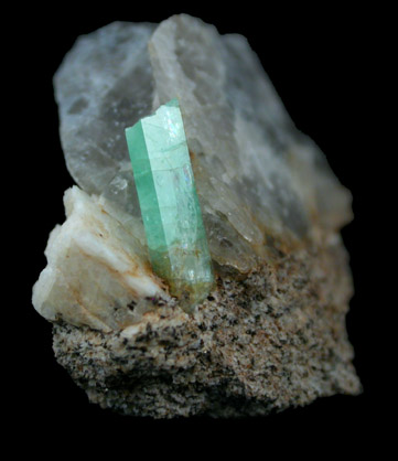 Beryl var. Emerald from Mount Dayakou tungsten mine, 6 km northeast of Mengdong village, Malipo County, Yunnan Province, China