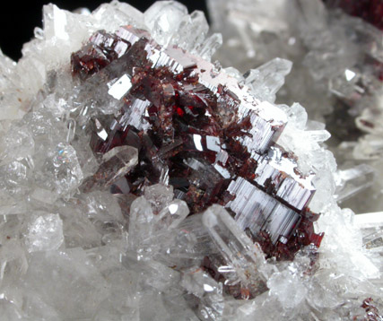 Brookite (twinned crystals) on Quartz from St. Gotthard, Kanton Uri, Switzerland