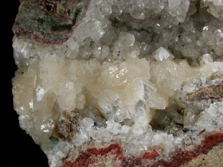 Heulandite-Ca and Calcite from Paterson, Passaic County, New Jersey