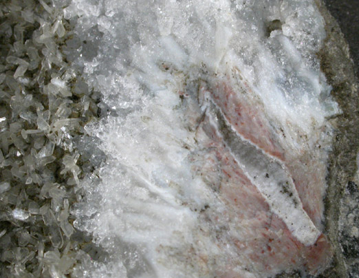 Heulandite-Ca and Stilbite from Paterson, Passaic County, New Jersey