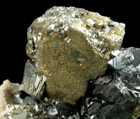 Pyrite on Chalcopyrite over Sphalerite with Quartz from Deveti Septemvri Mine, Madan District, Rhodope Mountains, Bulgaria