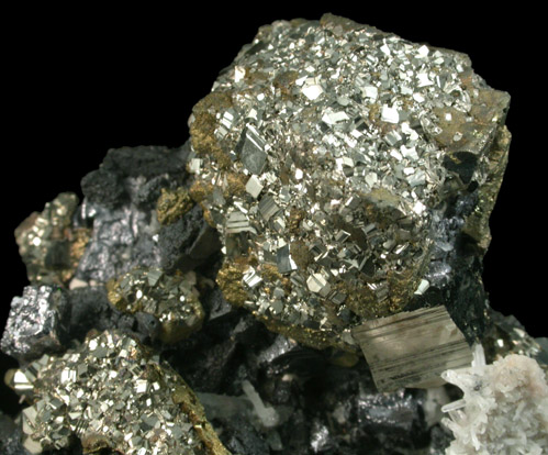 Pyrite on Chalcopyrite over Sphalerite with Quartz from Deveti Septemvri Mine, Madan District, Rhodope Mountains, Bulgaria