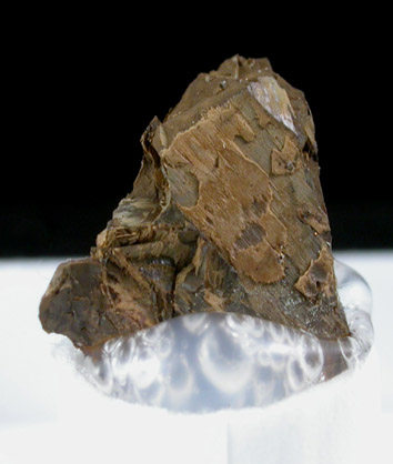 Caryochroite (IMA 2005-031) from Umbozero Mine, Lovozero Massif, Kola Peninsula, Russia (Type Locality for Caryochroite)