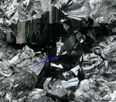 Manganite (twinned crystals) from Ilfeld, Harz Mountains, Thuringia, Germany (Type Locality for Manganite)