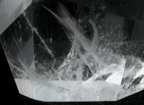 Quartz with fibrous inclusions from Bahia, Brazil