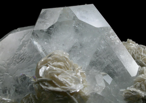 Beryl with Muscovite from Xuebaoding Mountain near Pingwu, Sichuan Province, China