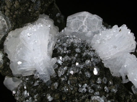 Epistilbite and Heulandite from Jalgaon, Maharashtra, India