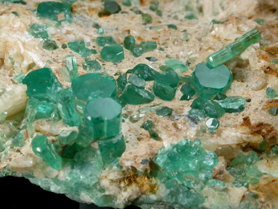 Beryl var. Emerald from Maripi deposit, Vasquez-Yacopi District, Colombia