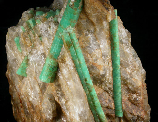 Beryl var. Emerald from Mount Dayakou tungsten mine, 6 km northeast of Mengdong village, Malipo County, Yunnan Province, China