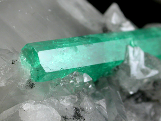 Beryl var. Emerald on Calcite from La Pita Mine, Vasquez-Yacopi District, Colombia