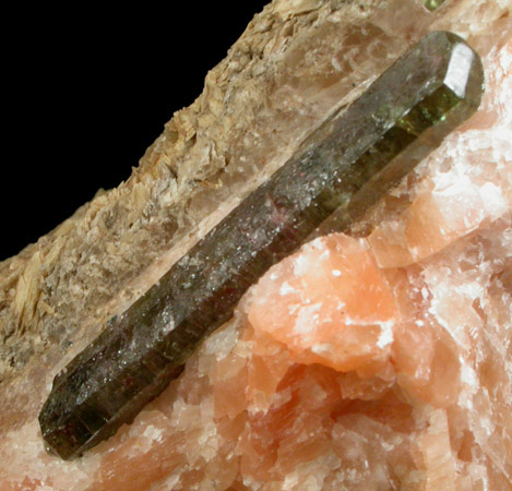 Fluorapatite in Calcite from Yates Mine, Otter Lake, Pontiac County, Qubec, Canada