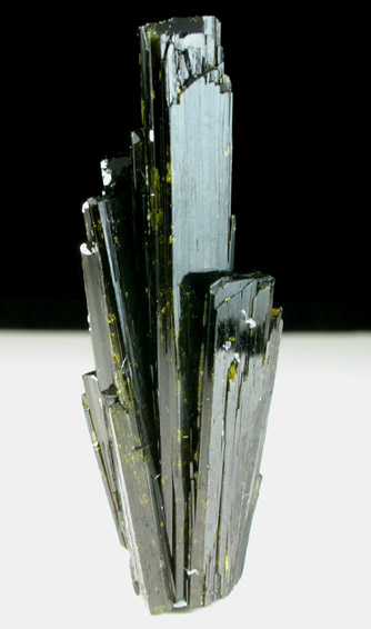 Epidote from Pampa Blanca District, Castrovirreyna Province, Huancavelica, Peru