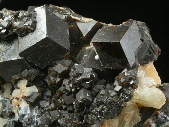 Andradite-Grossular Garnet with Stilbite from Trantimou, Kayes Region, Mali