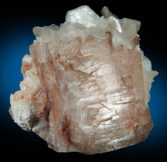 Fluorapophyllite-(K) and Stilbite on Quartz from Nashik District, Maharashtra, India