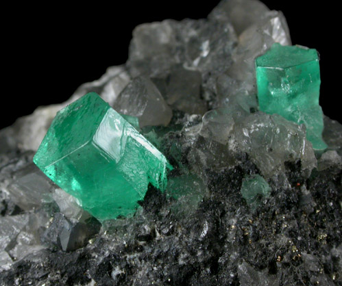 Beryl var. Emerald on Calcite from Polveros Mine, Vasquez-Yacopi District, Colombia