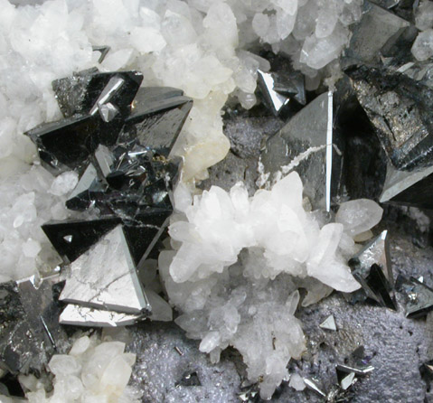 Tetrahedrite-Tennantite from Casapalca District, Huarochiri Province, Peru
