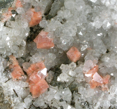 Chabazite, Calcite, Quartz, Chamosite from Upper New Street Quarry, Paterson, Passaic County, New Jersey