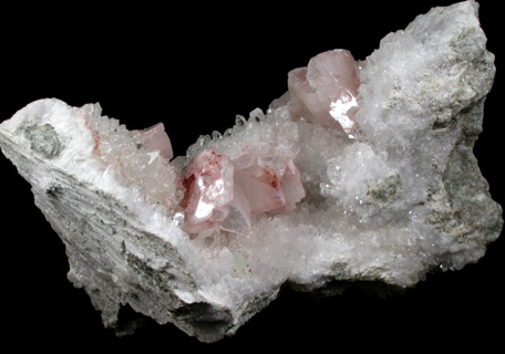 Heulandite-Ca, on Quartz with Prehnite from New Street Quarry, Paterson, Passaic County, New Jersey