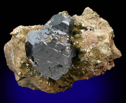 Sphalerite on Johannsenite from Iron Cap Mine, Graham County, Arizona