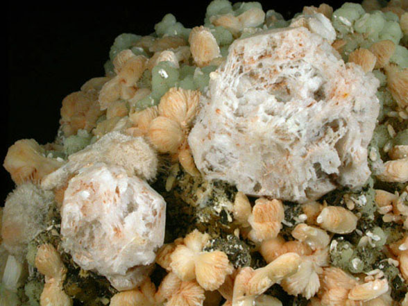 Analcime, Stilbite, Prehnite, Natrolite, Calcite, Quartz from Upper New Street Quarry, Paterson, Passaic County, New Jersey